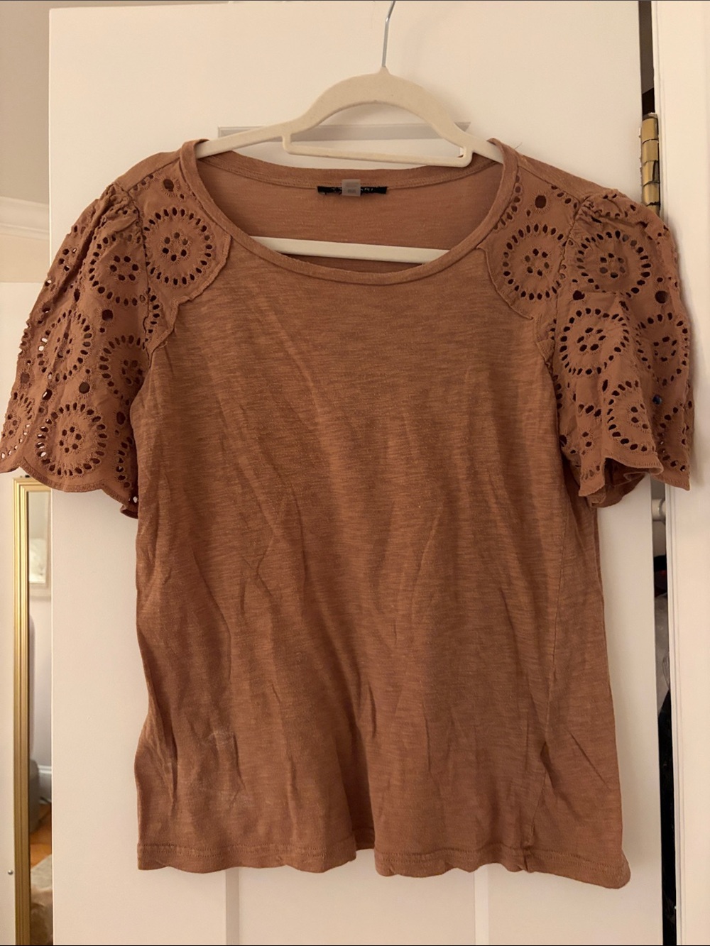 Tahari Rust Brown Eyelet Sleeve Short Sleeve Tee